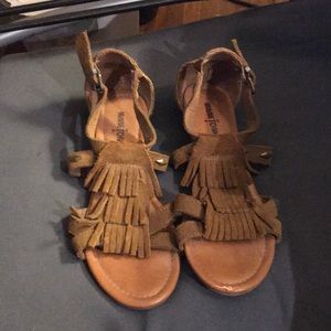 minnetonka havana sandal
